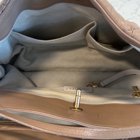 Chanel Quilted Leather Shoulder Bag - Picture 14 of 15